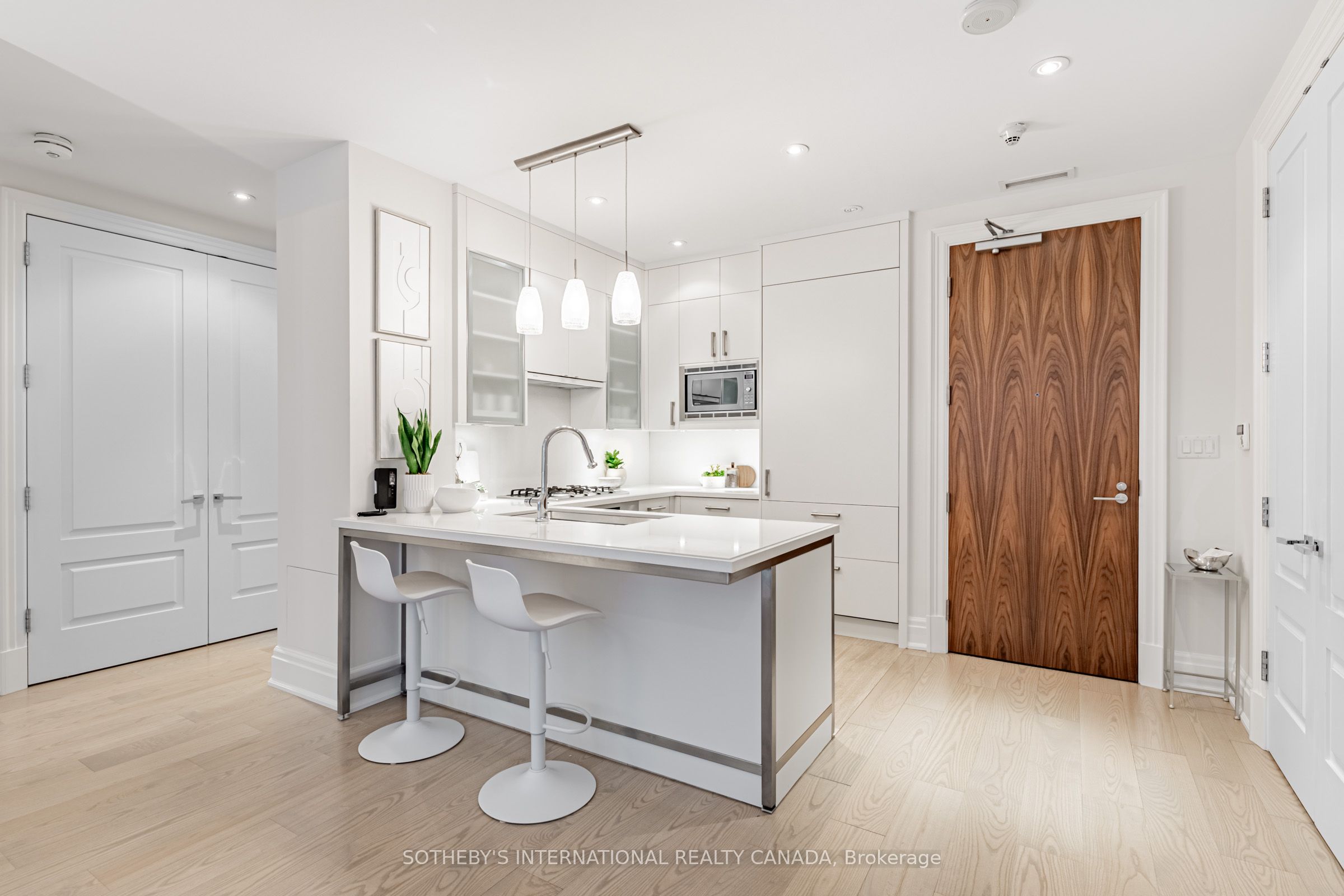 55 Scollard Street 207