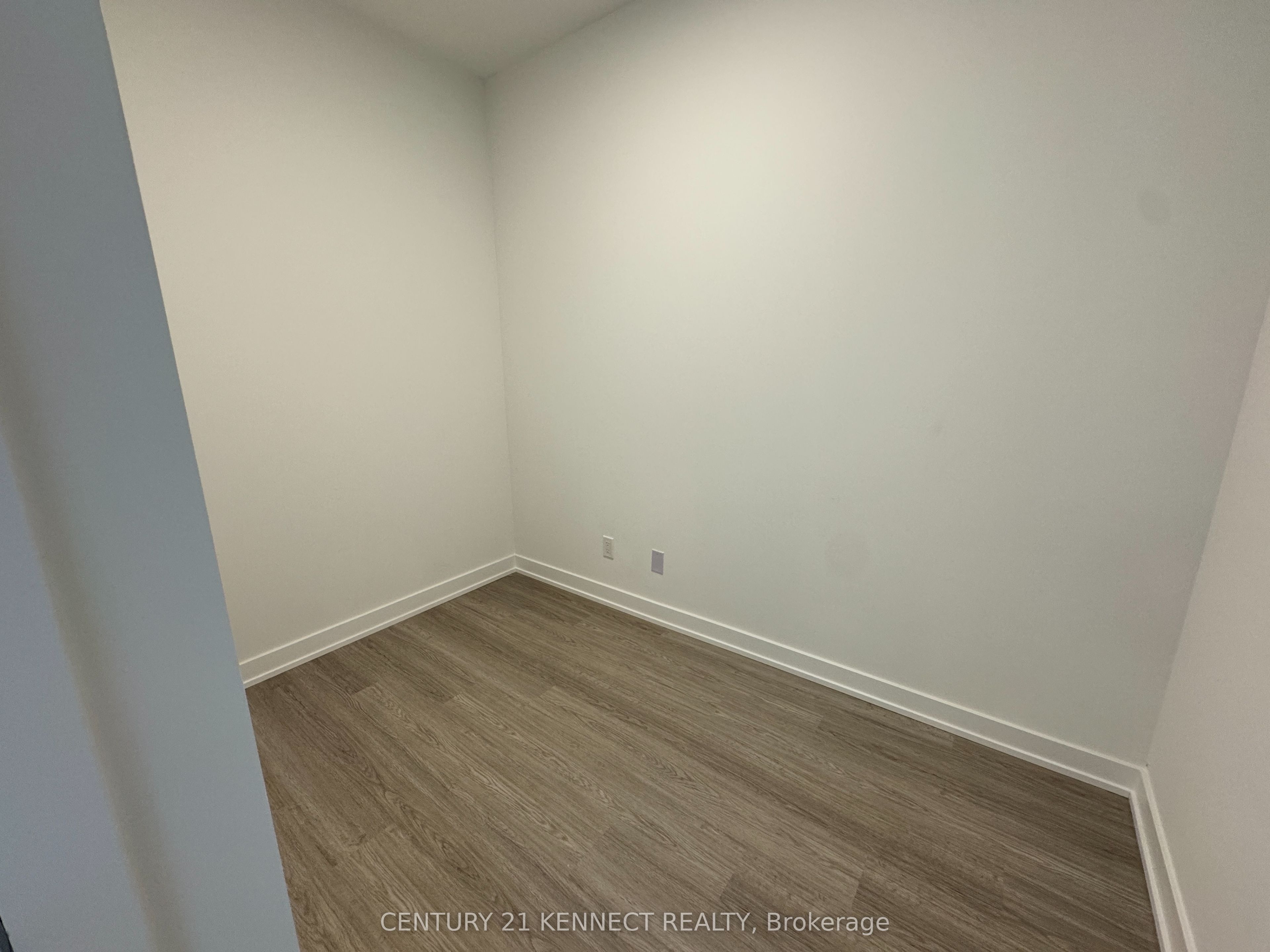 8188 Yonge Street 707