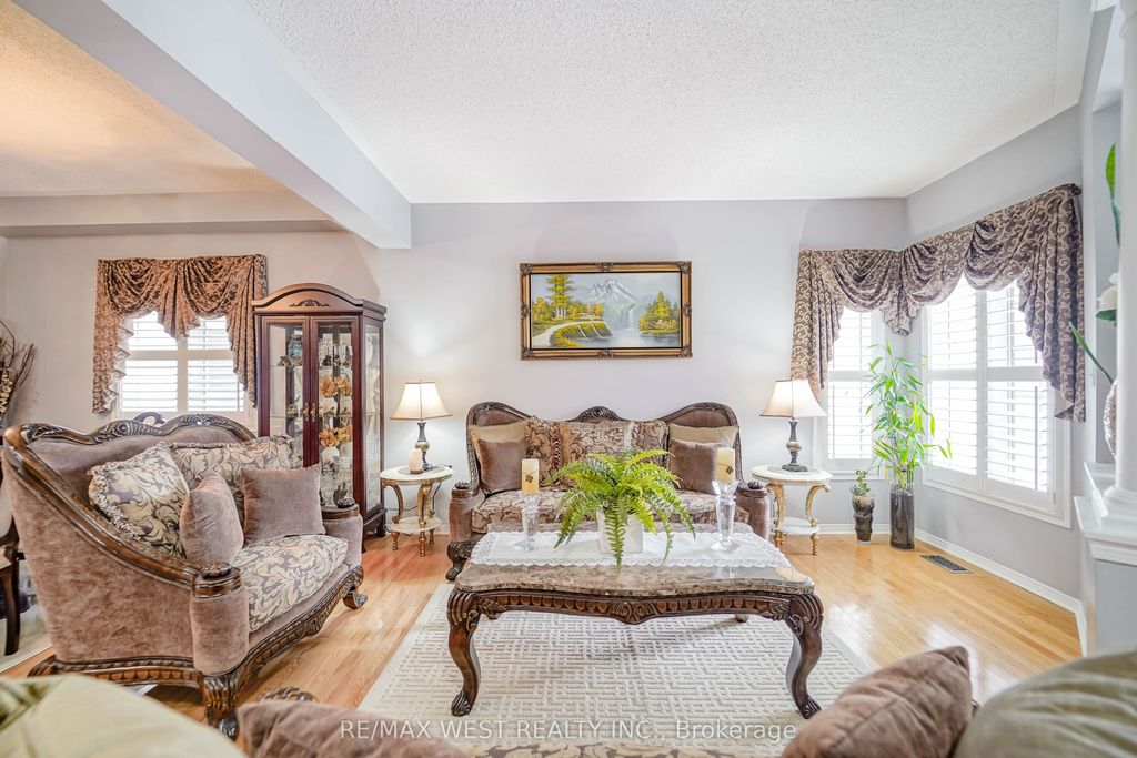 Photo of 38 Bottlebrush Drive, Brampton, ON L6R 2Z5 (MLS # W12767610)