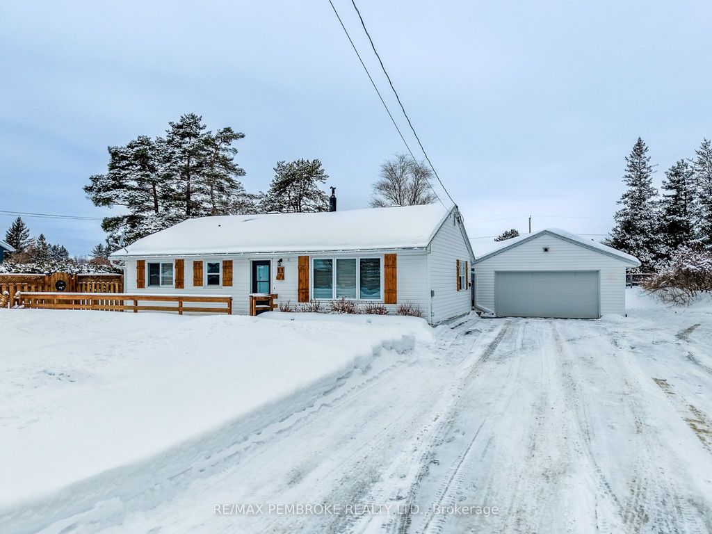 Photo of 11 Michael Crescent, Petawawa, ON K8H 2L5 (MLS # X12902116)