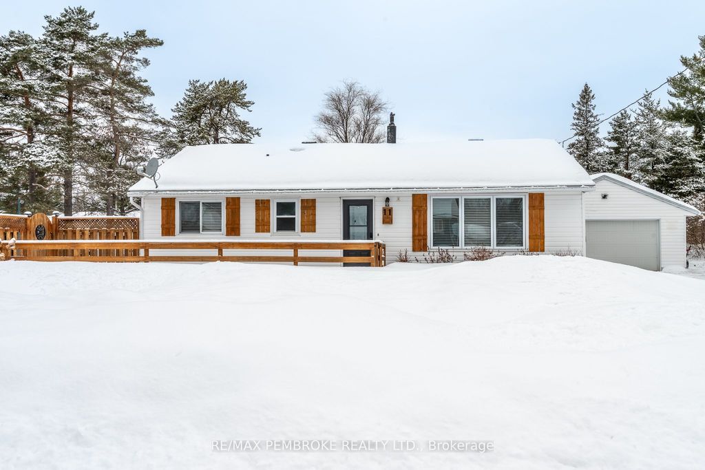 Photo of 11 Michael Crescent, Petawawa, ON K8H 2L5 (MLS # X12902116)