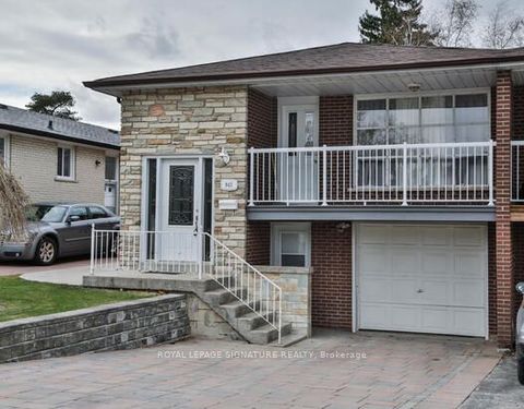 943 BLAIRHOLM Avenue Lower Mississauga ON L5C 1G5
