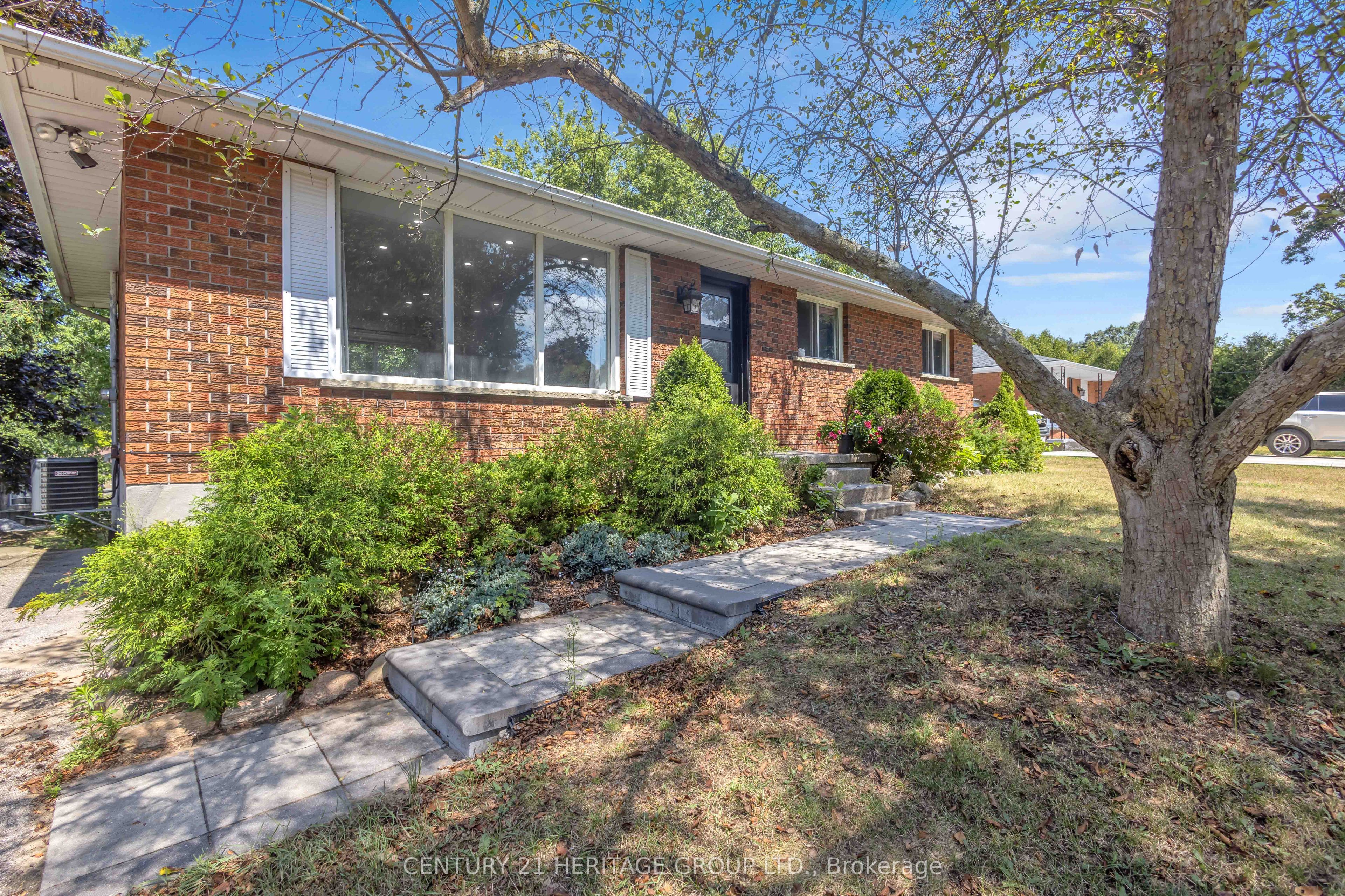30 Ridgeway Avenue