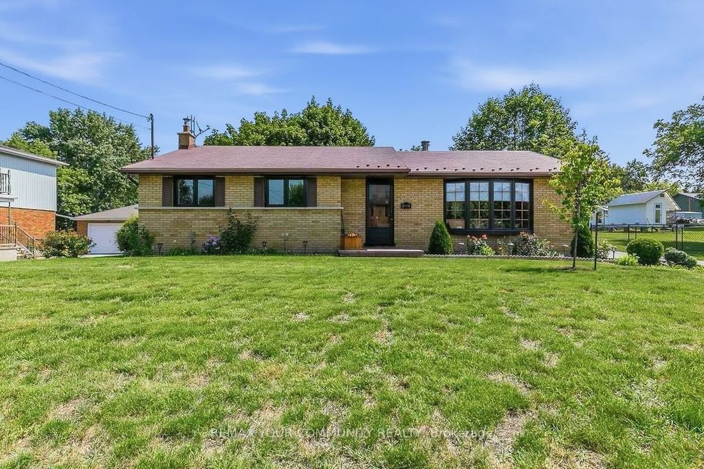 Photo of 233 East Street, East Gwillimbury, ON L9N 1K8 (MLS # N12749824)