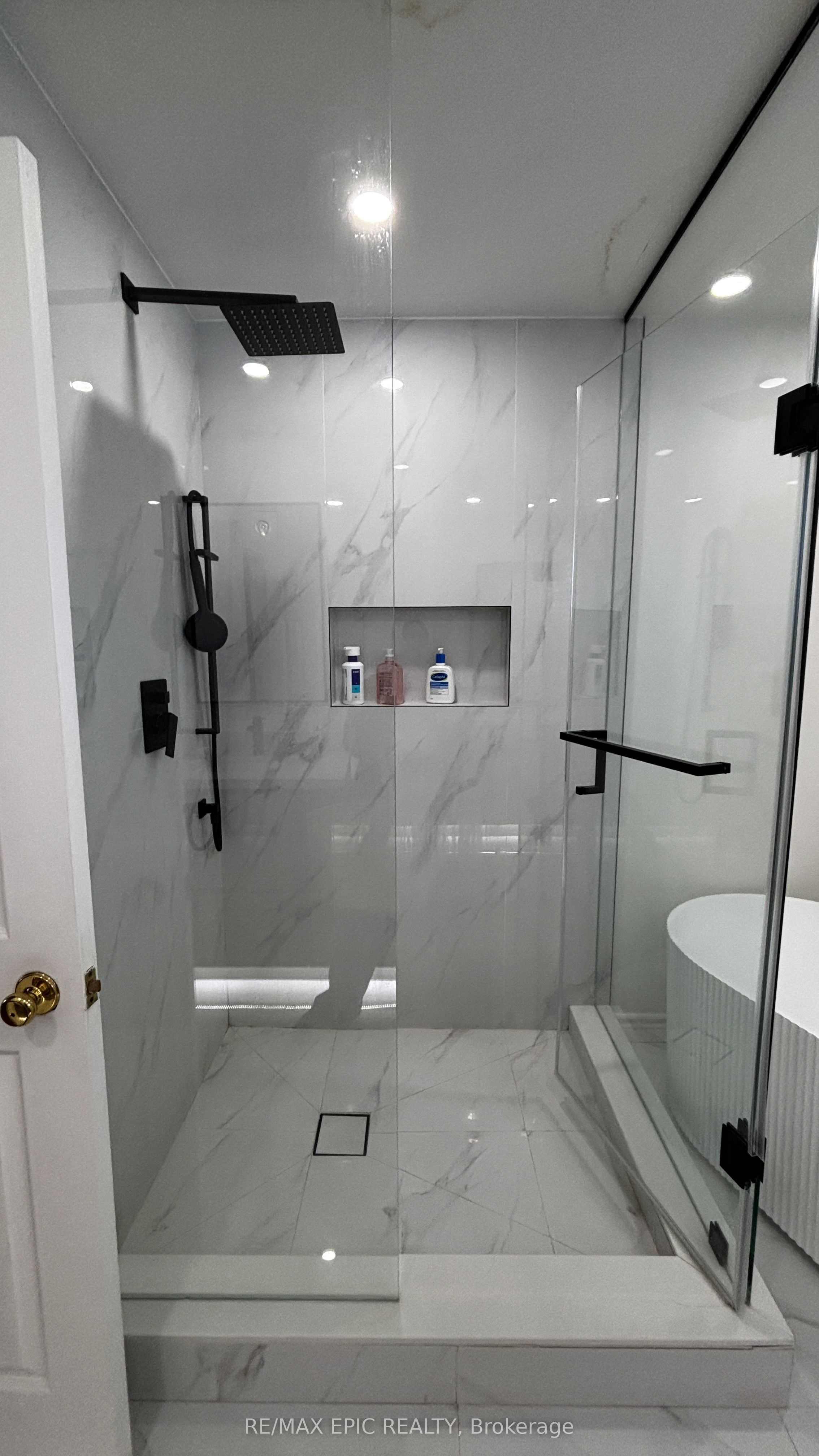 24 Cairns Drive main