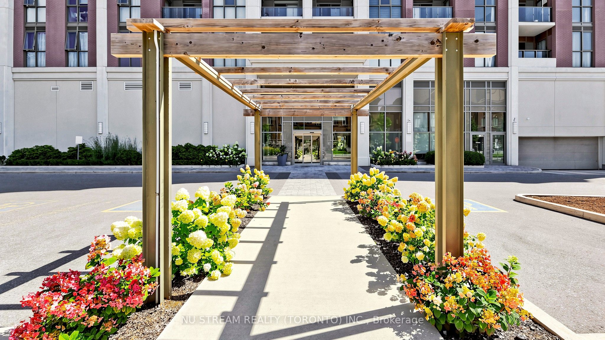 9560 Markham Road 905