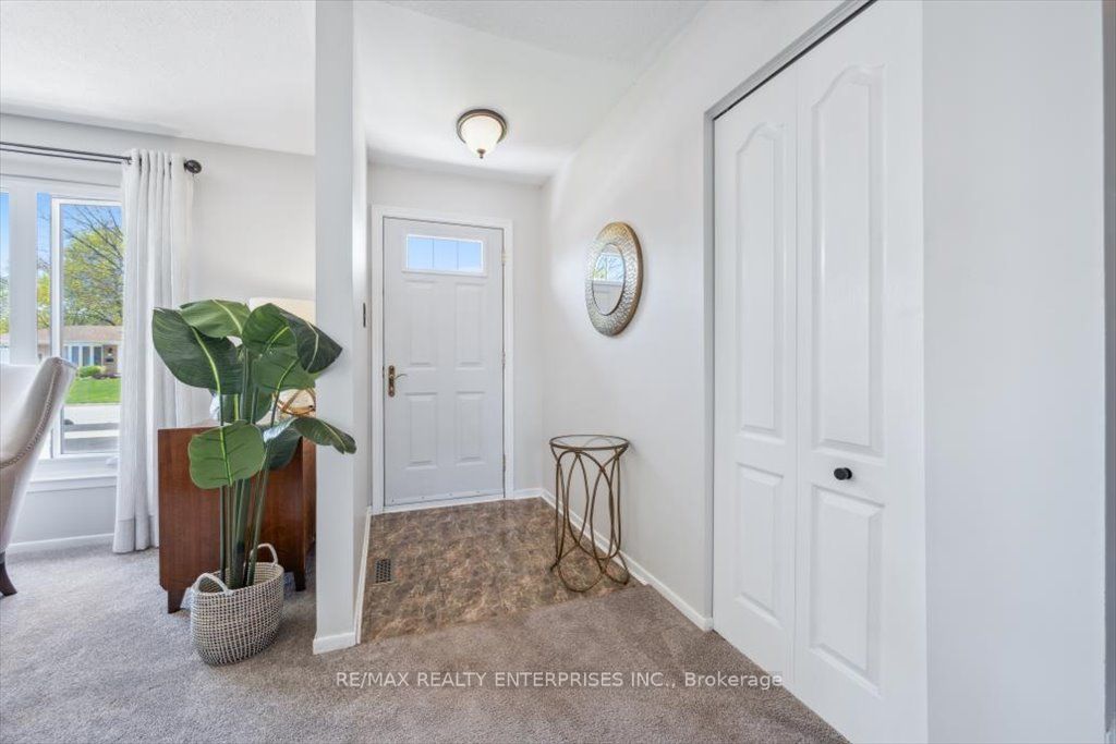 413 Yale Crescent