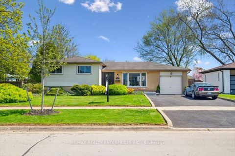 413 Yale Crescent Oakville ON L6L 3L7