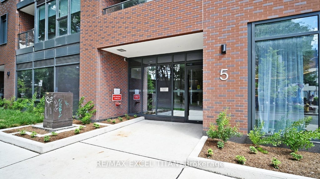 Photo of 5 Lakeview Avenue #416, Toronto, ON M6J 0H3 (MLS # C13835514)