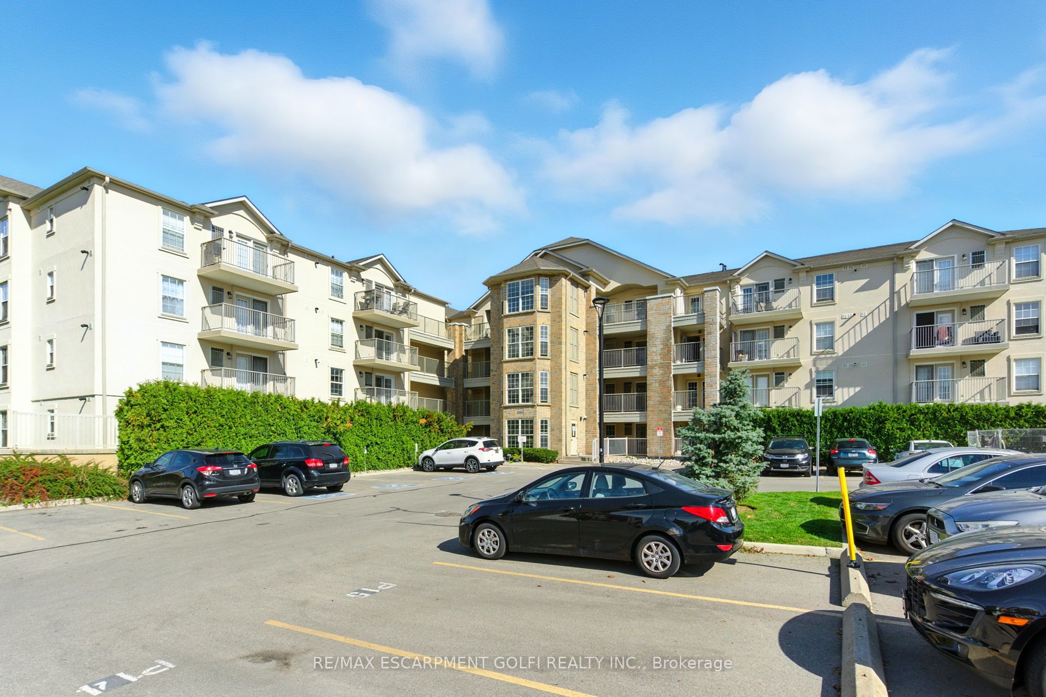 1490 Bishops Gate 305
