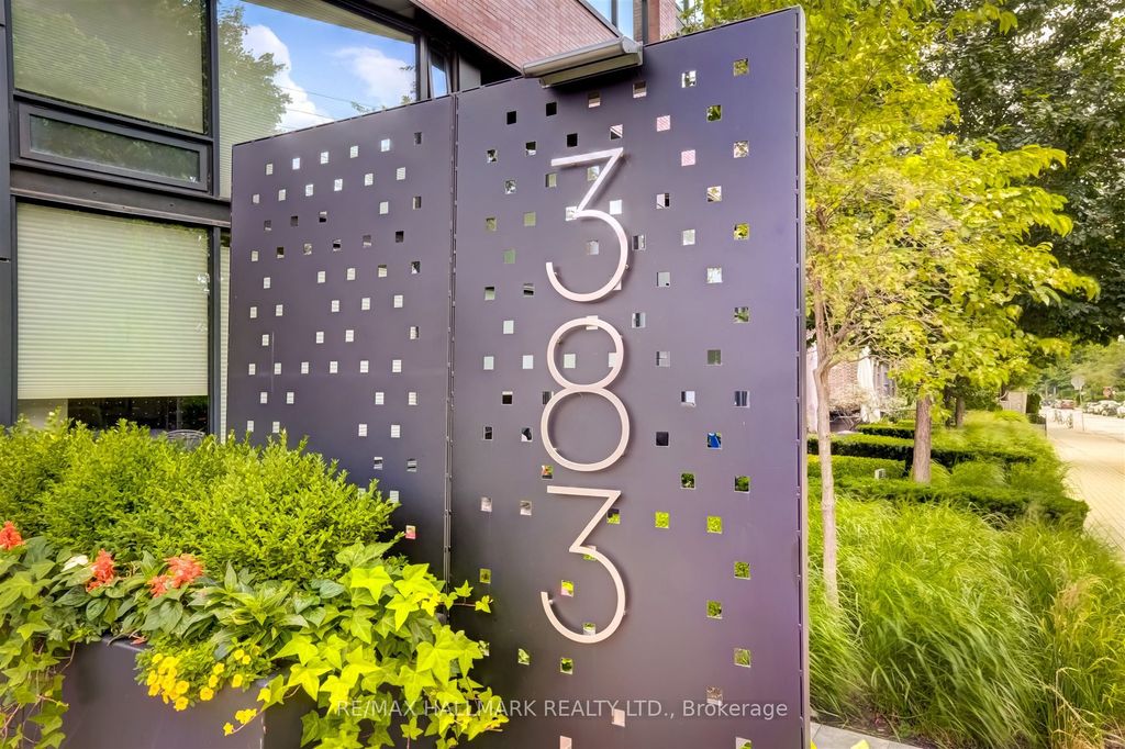 Photo of 383 Sorauren Avenue #209, Toronto, ON M6R 0A4 (MLS # W12420642)