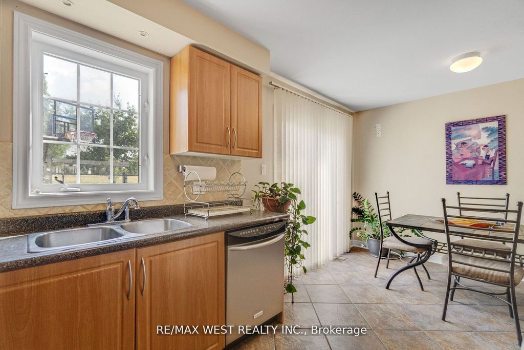 Photo of 35 Rotunda Street, Brampton, ON L6X 5E5 (MLS # W12582270)