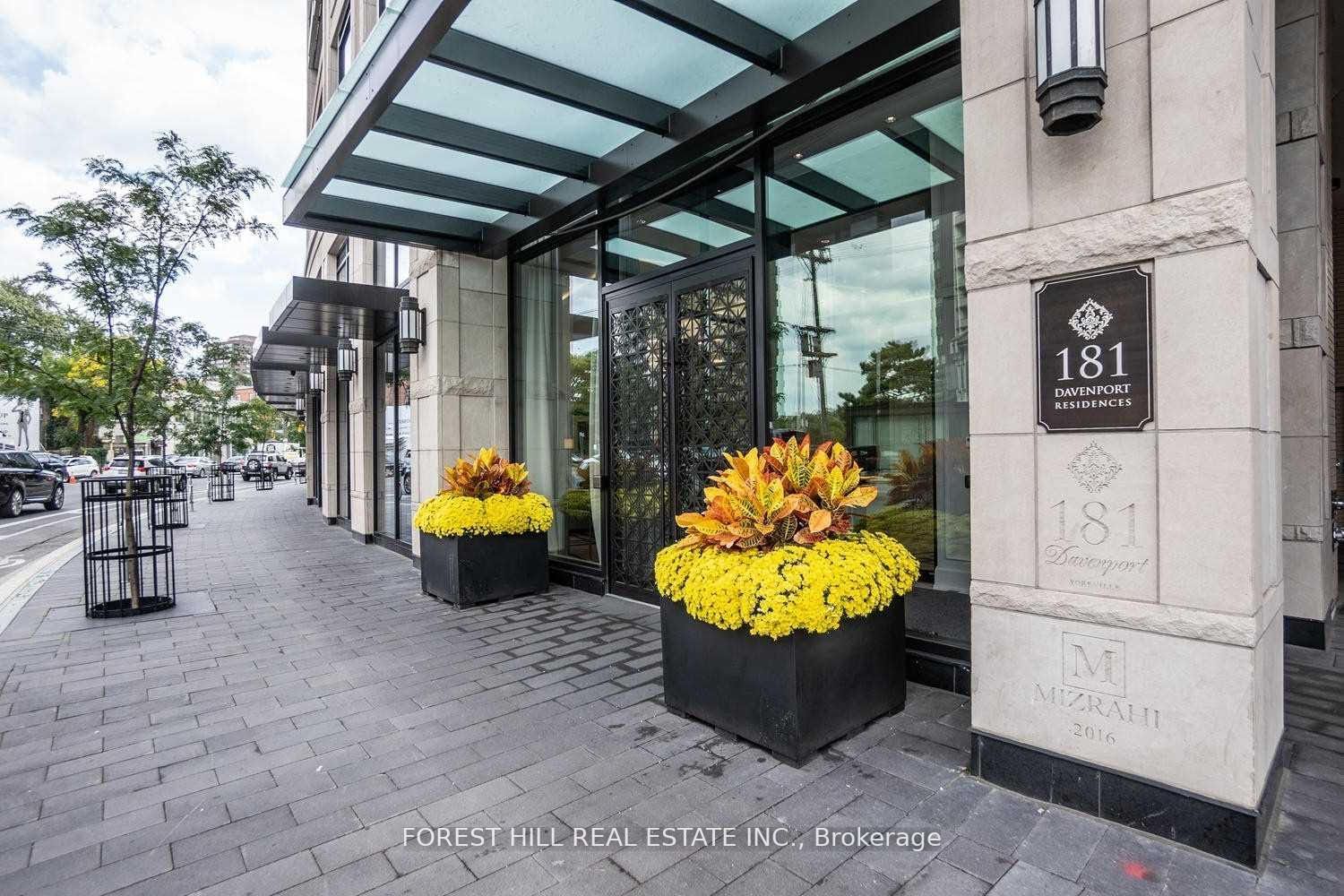 181 Davenport Road 806