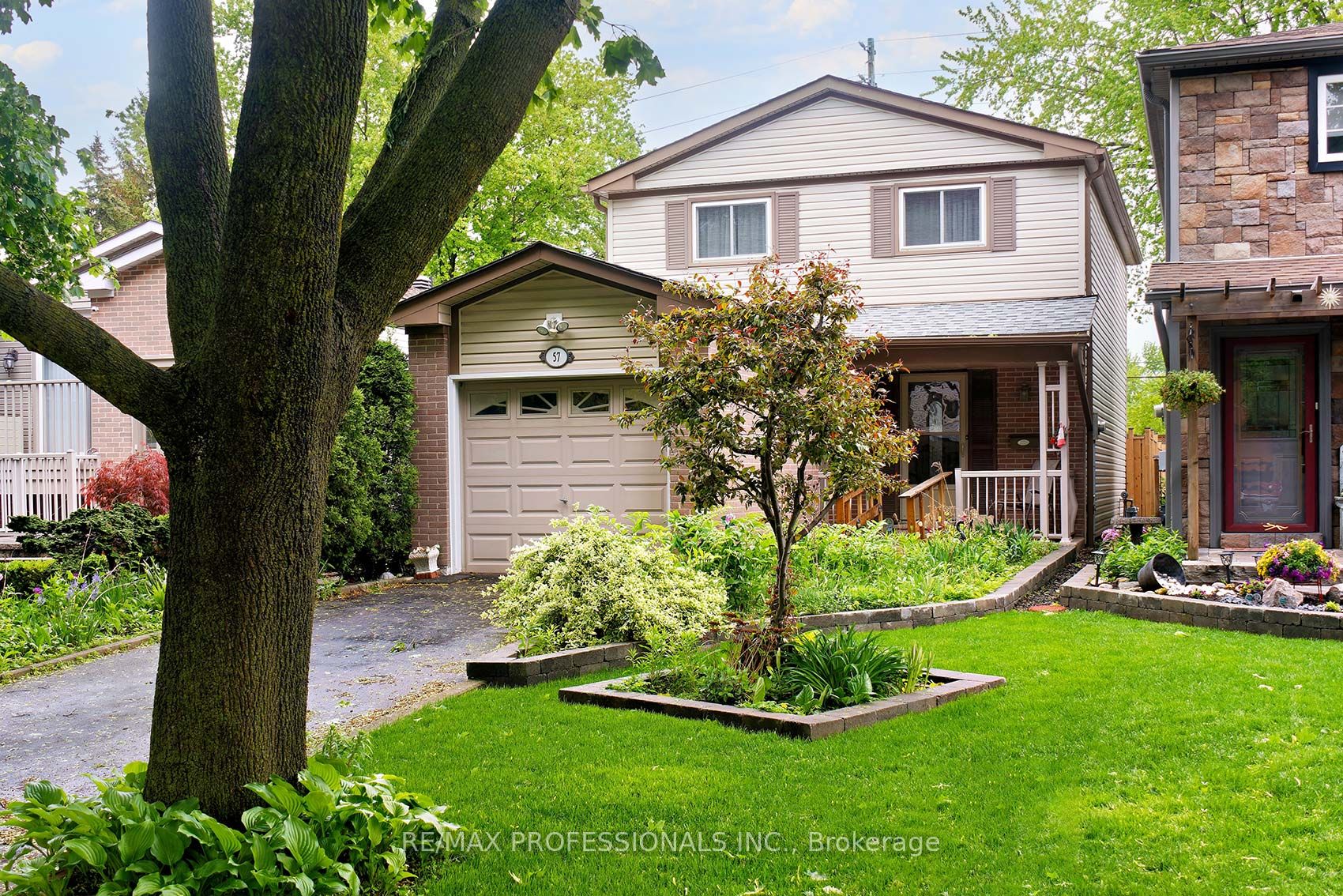 57 Donnamora Crescent