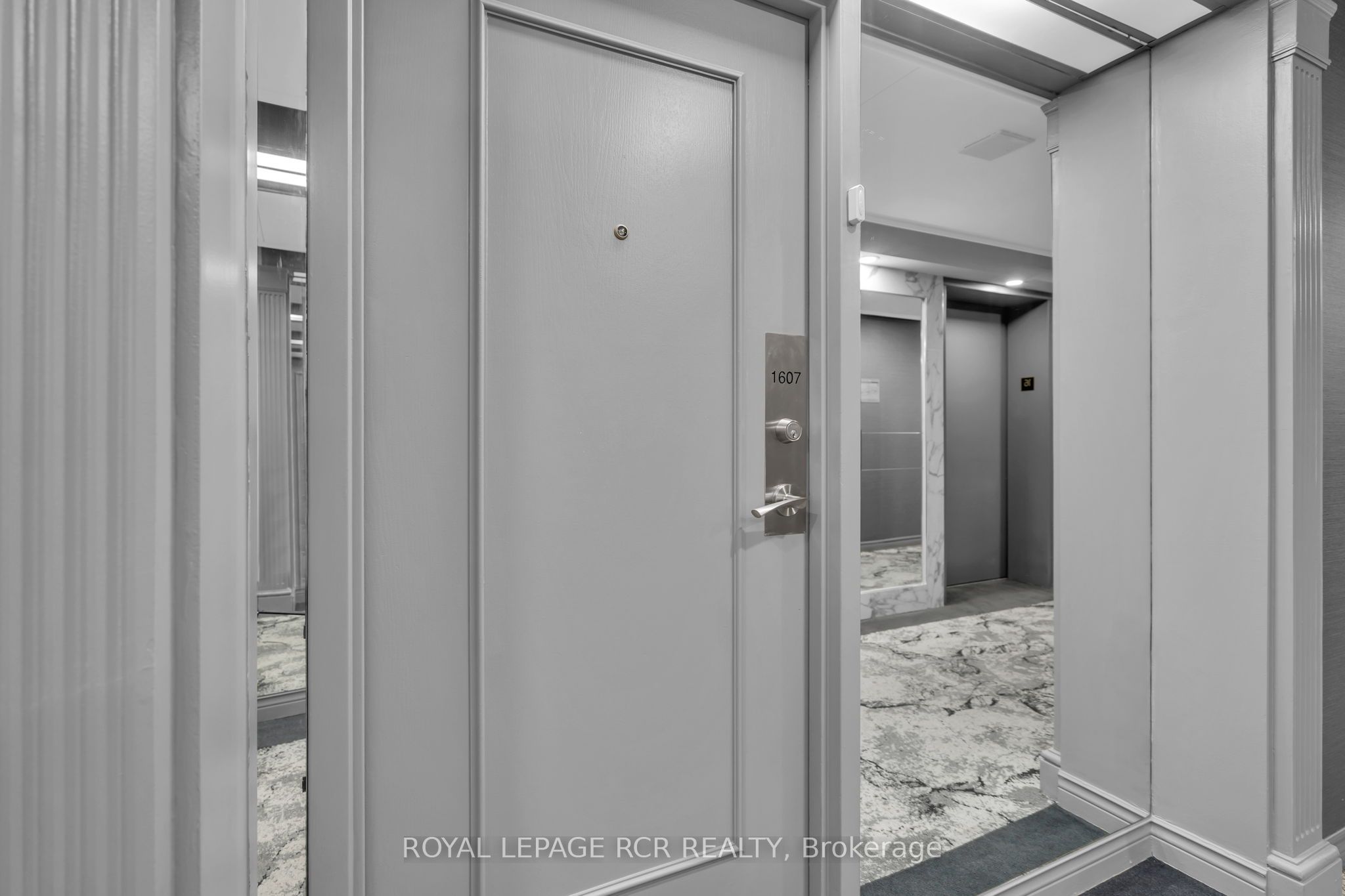 1 Clark Avenue W 1607