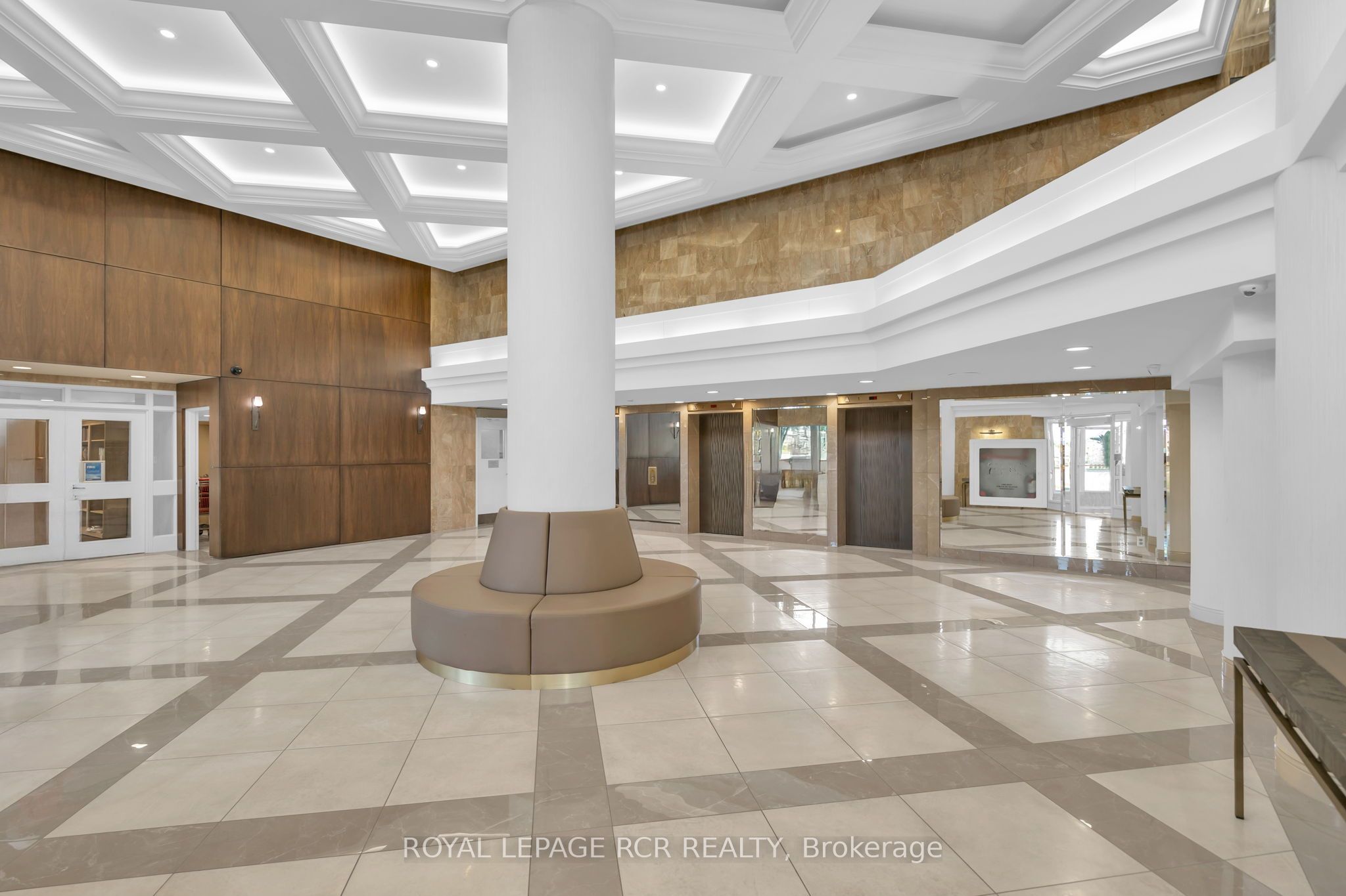 1 Clark Avenue W 1607