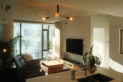 11 Charlotte Street 902 Toronto ON M5V 0M6