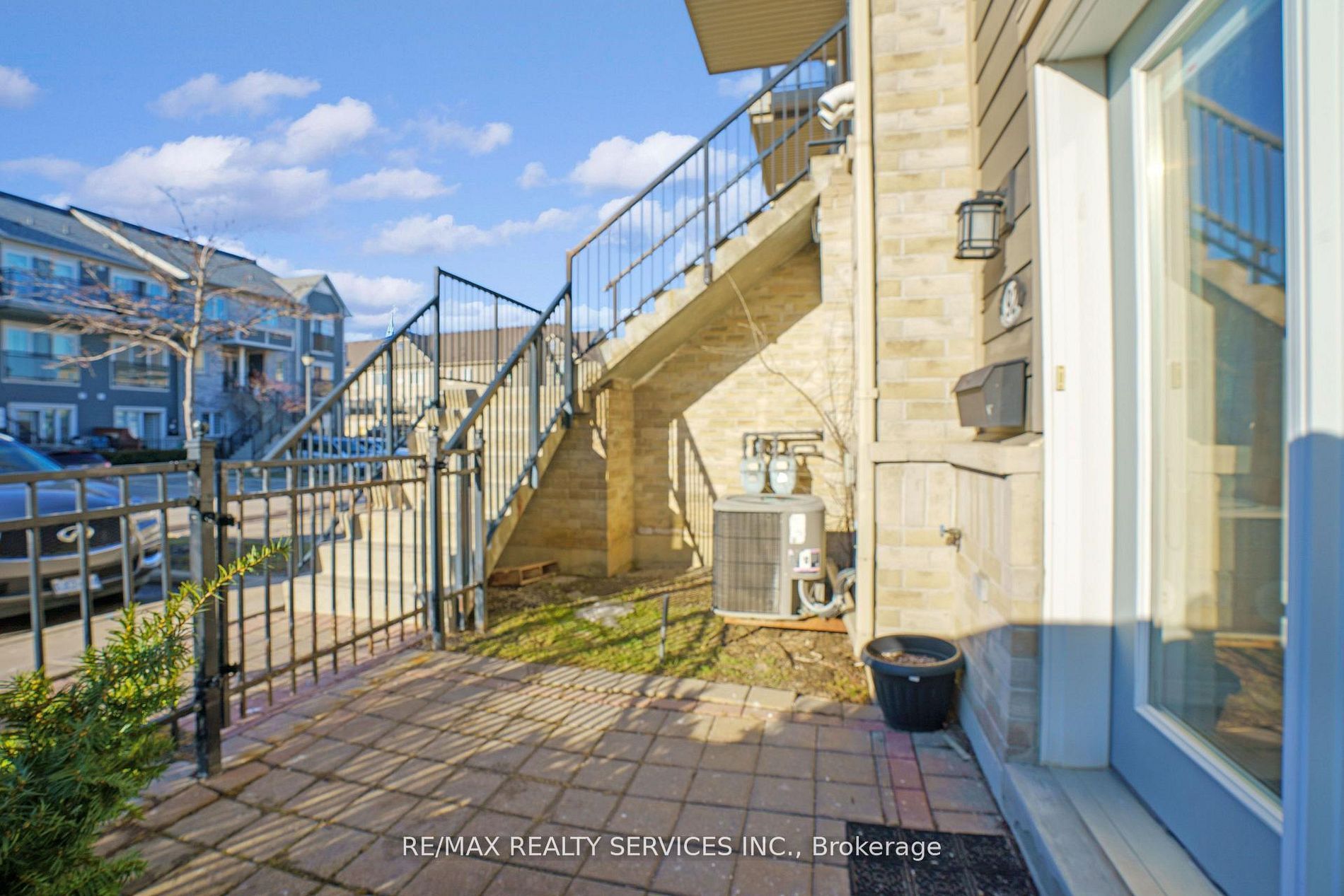 60 Fairwood Circle 92