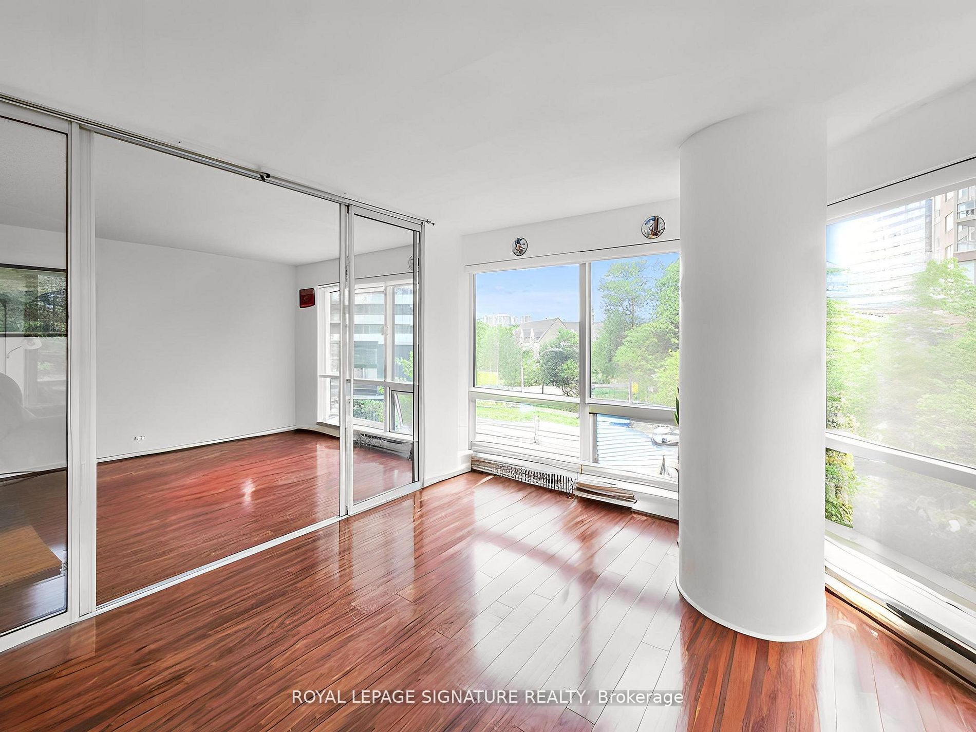 1001 Bay Street 403