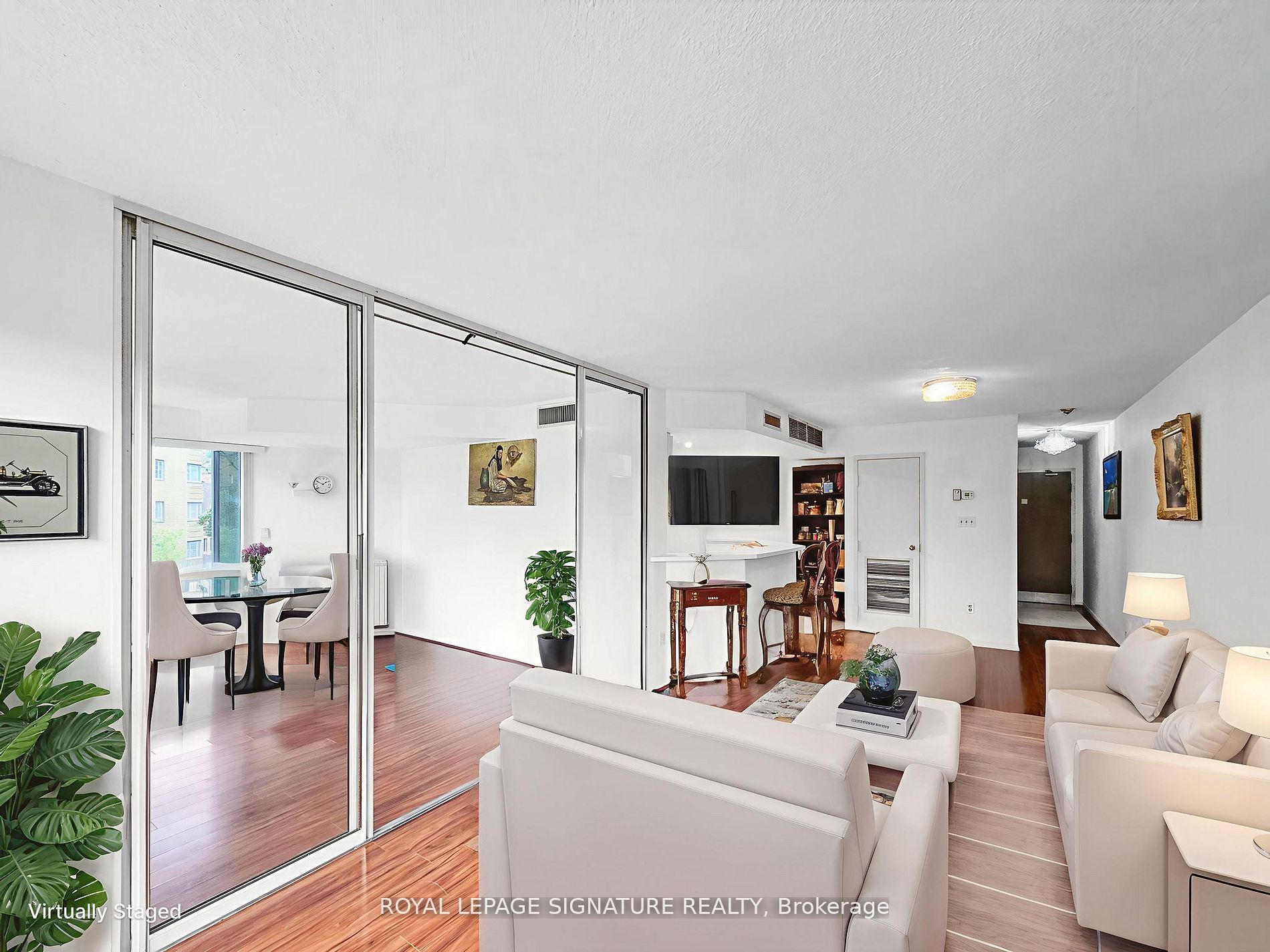 1001 Bay Street 403