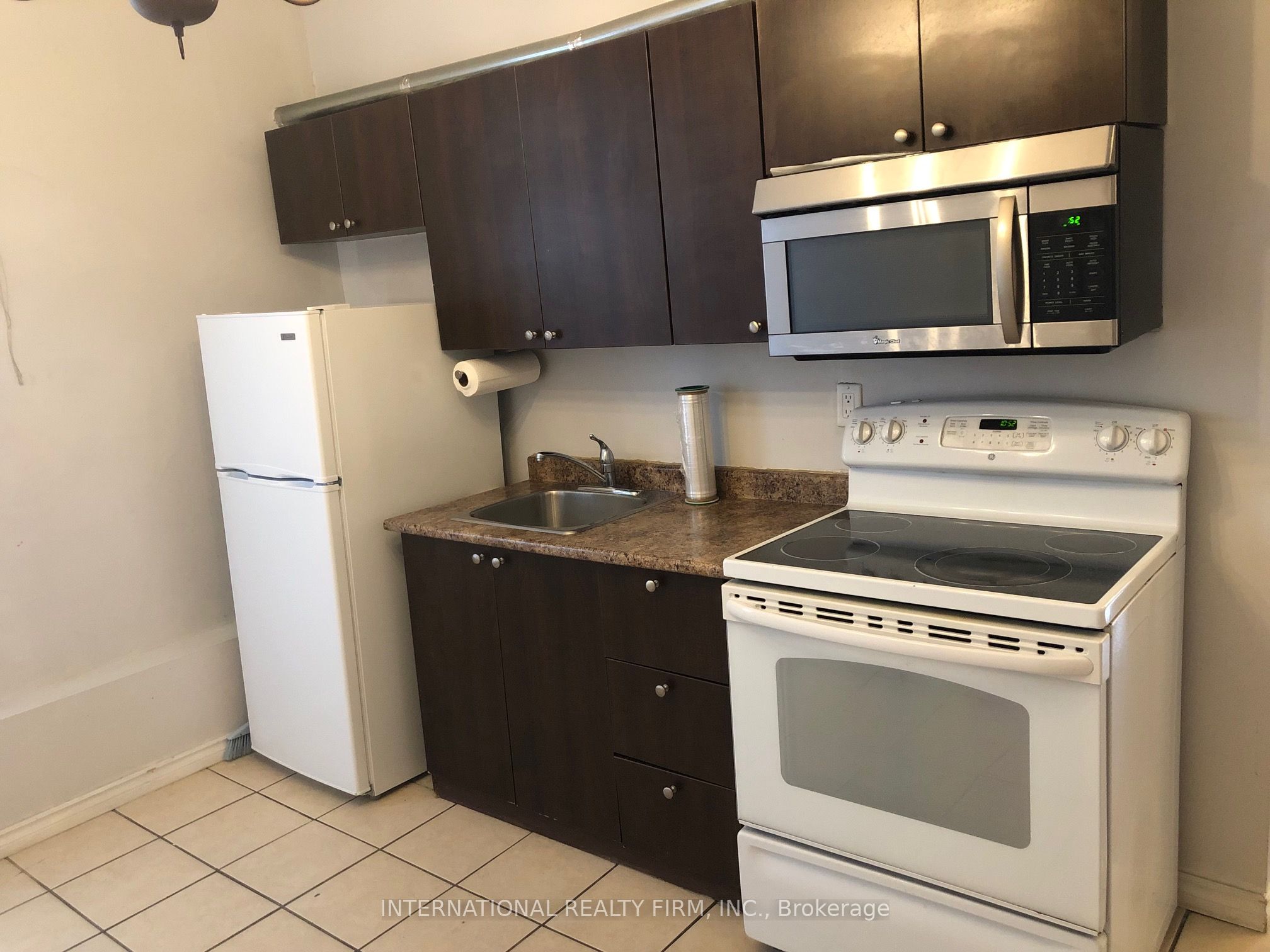 Photo 1 of 9 — 201 Dundas Street E 2, Toronto, ON M5A 1Z4