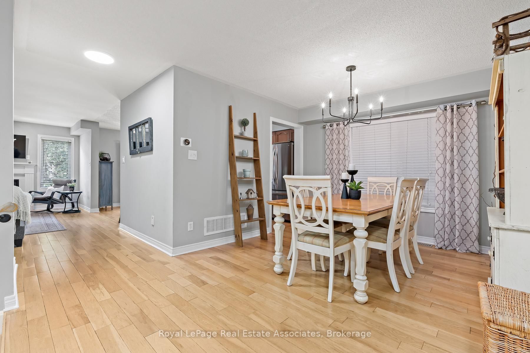 1069 Knotty Pine Grove