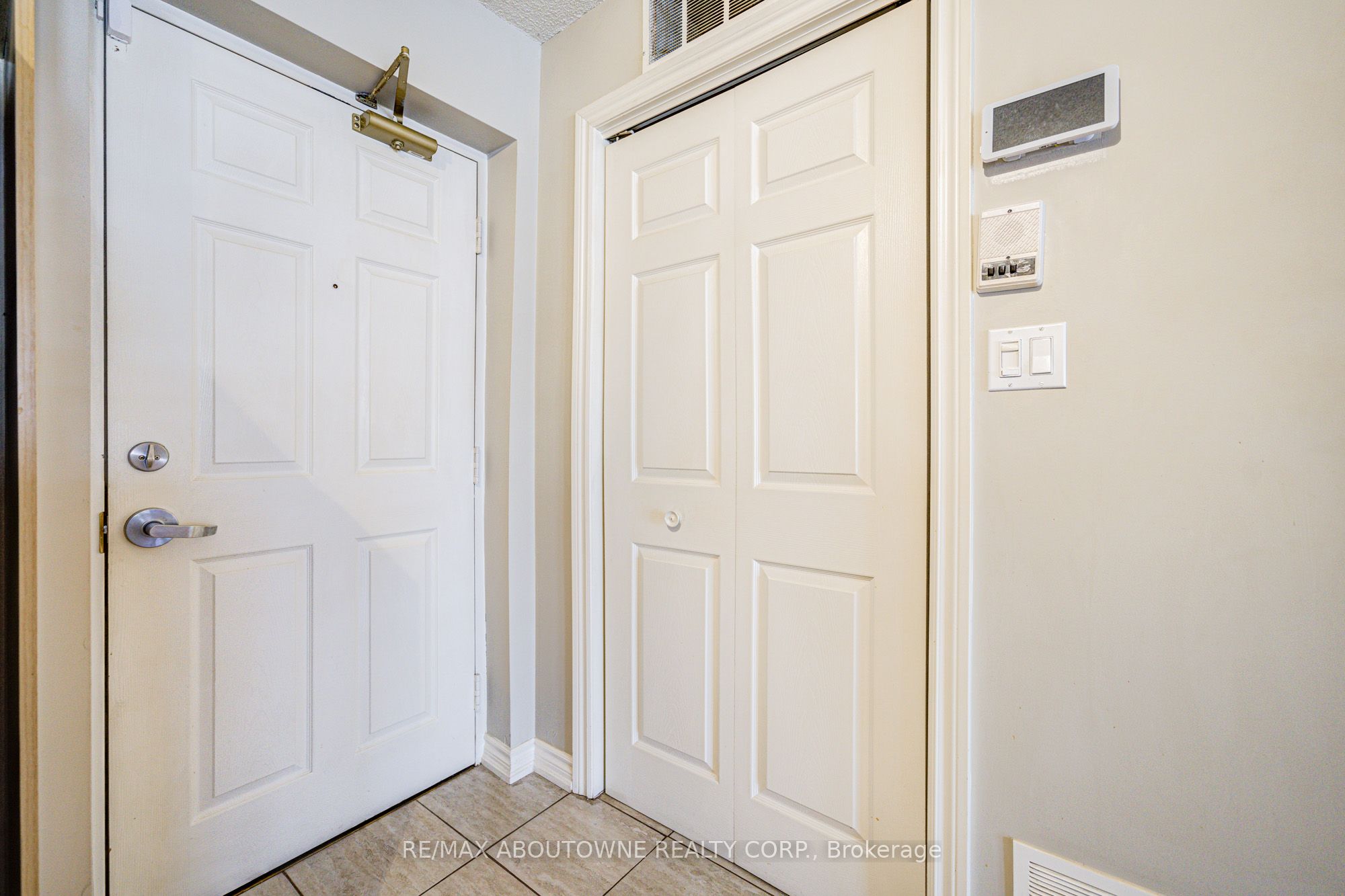 1490 Bishops Gate 109