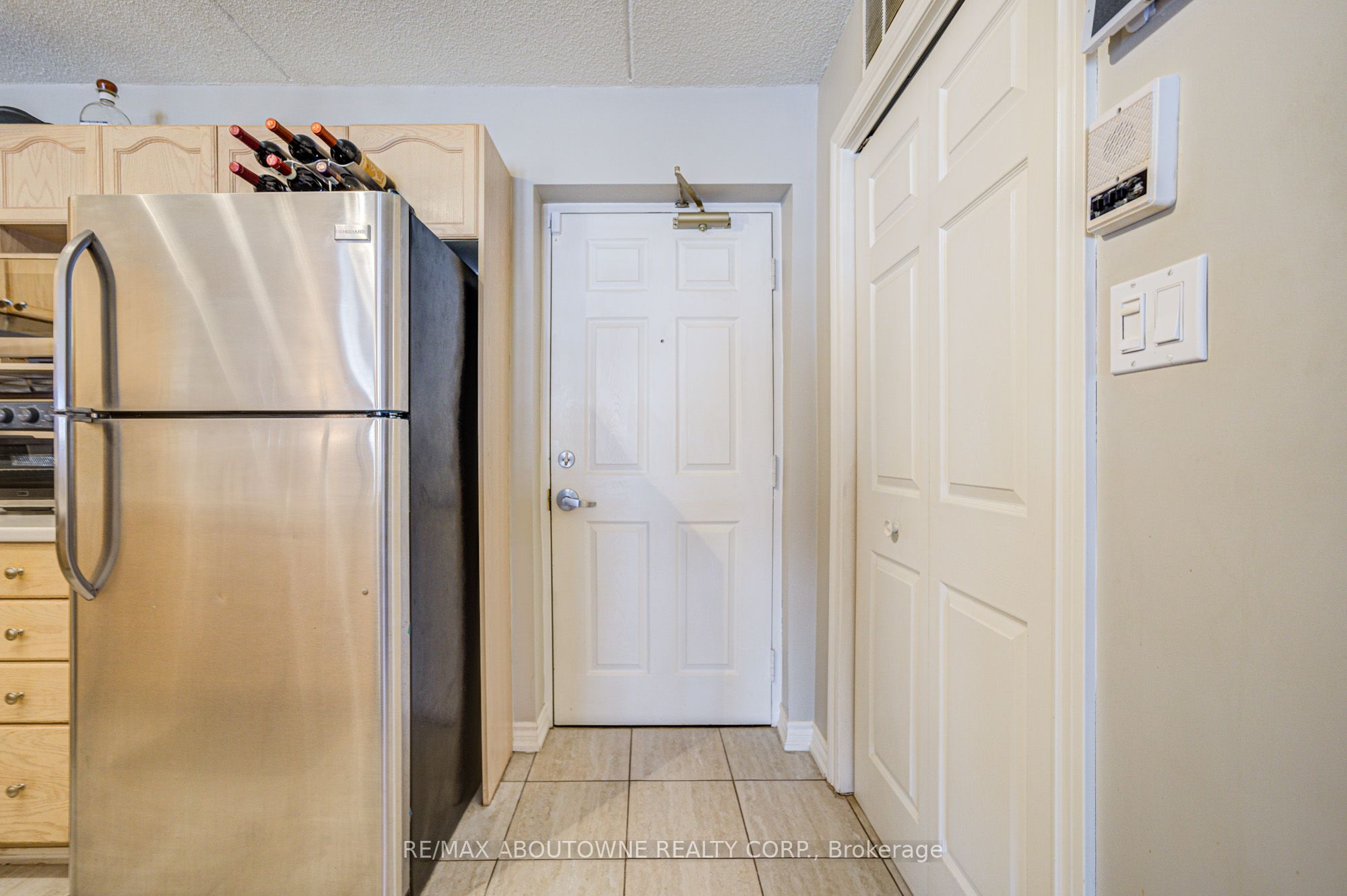 1490 Bishops Gate 109