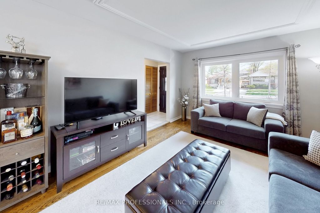 Photo of 24 Braeburn Avenue, Toronto, ON M9P 2J3 (MLS # W13066760)