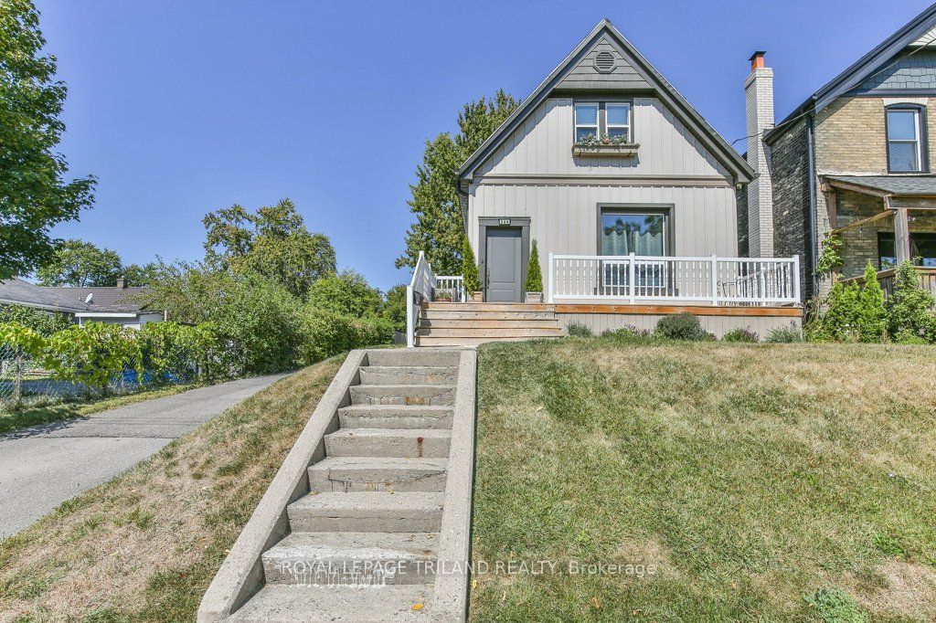 Photo of 366 SALISBURY Street, London East, ON N5Y 3B1 (MLS # X12411430)
