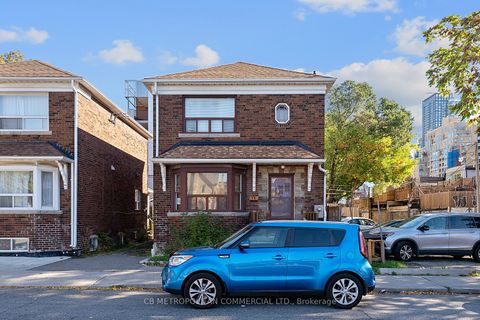 15-17 Augusta Avenue Toronto ON M5T 2K7