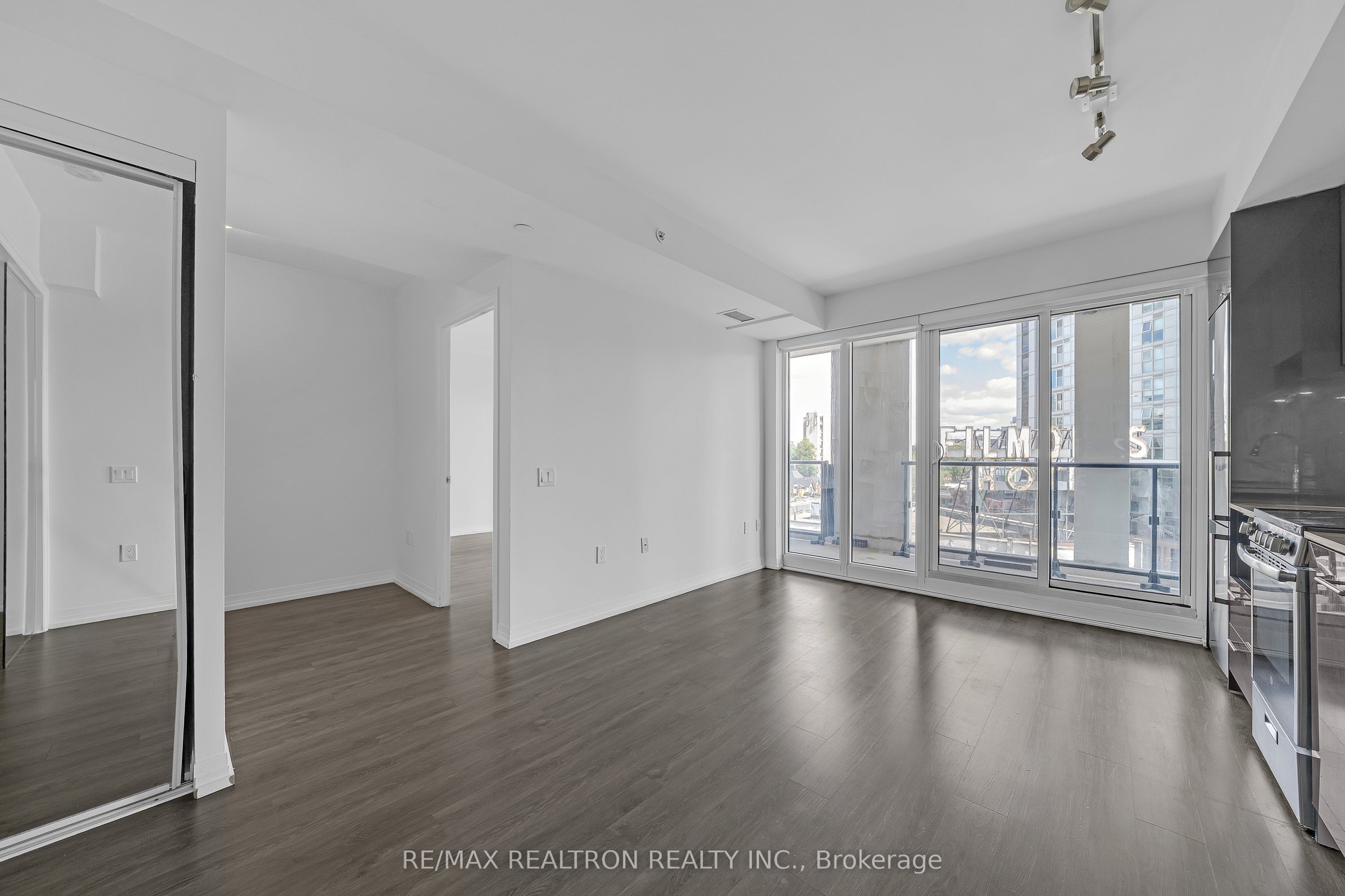 251 Jarvis Street 514