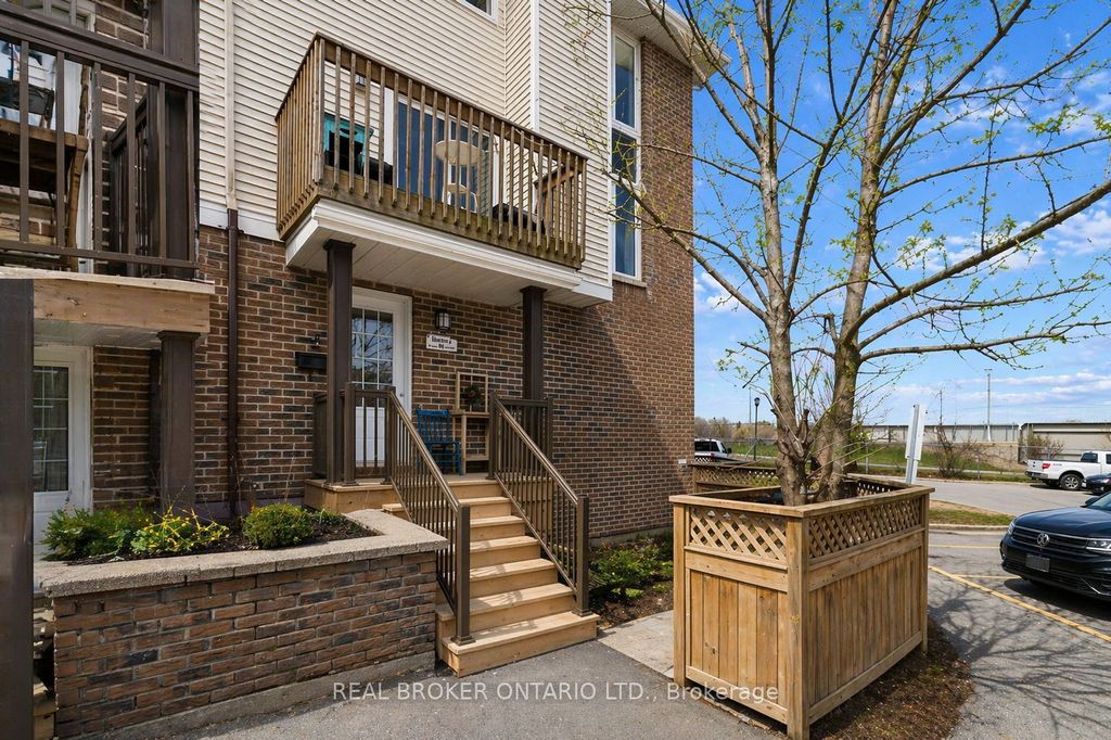 Photo of 7 Timberview Way #3, Bells Corners and South to Fallowfield, ON K2H 9M5 (MLS # X13038560)