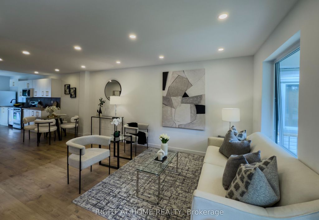 Photo of 32 Brenton Street, Toronto, ON M4B 1C9 (MLS # E12436674)