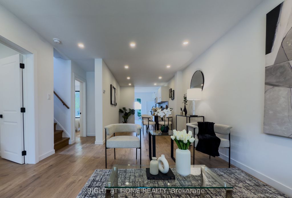 Photo of 32 Brenton Street, Toronto, ON M4B 1C9 (MLS # E12436674)