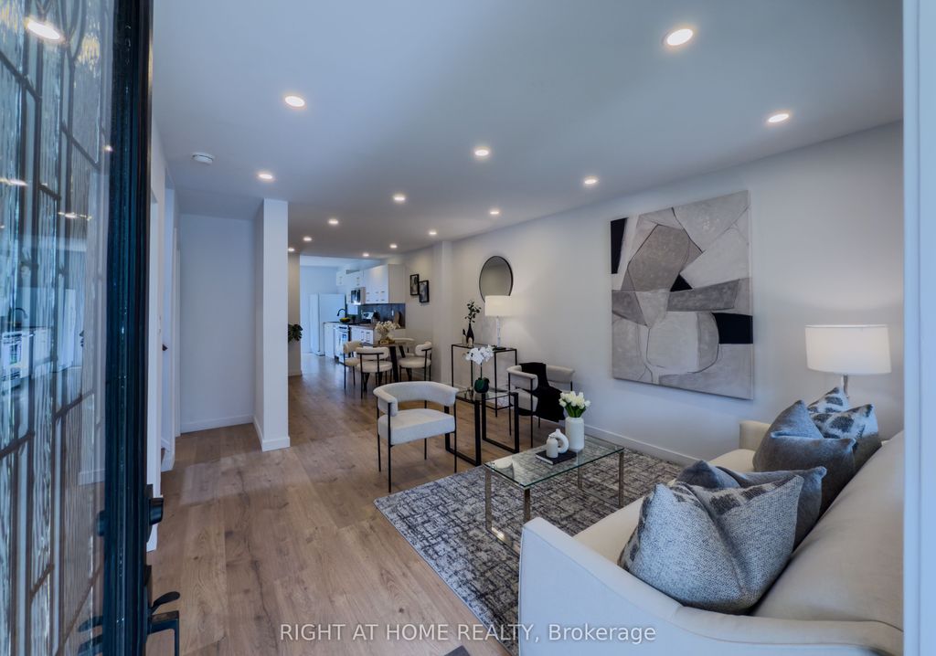 Photo of 32 Brenton Street, Toronto, ON M4B 1C9 (MLS # E12436674)