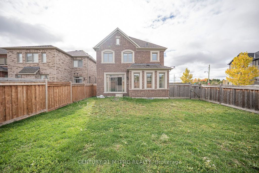 Photo of 2 Manor Hampton Street, East Gwillimbury, ON L9N 0R1 (MLS # N12762744)