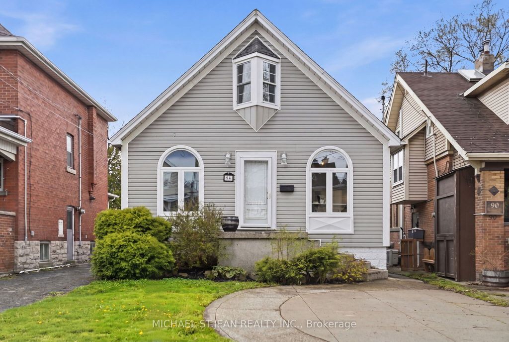 Photo of 94 Mountain Park Avenue, Hamilton, ON L9A 1A3 (MLS # X13073086)