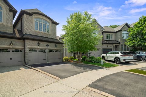 2092 PINEVALLEY Crescent Oakville ON L6H 6L8