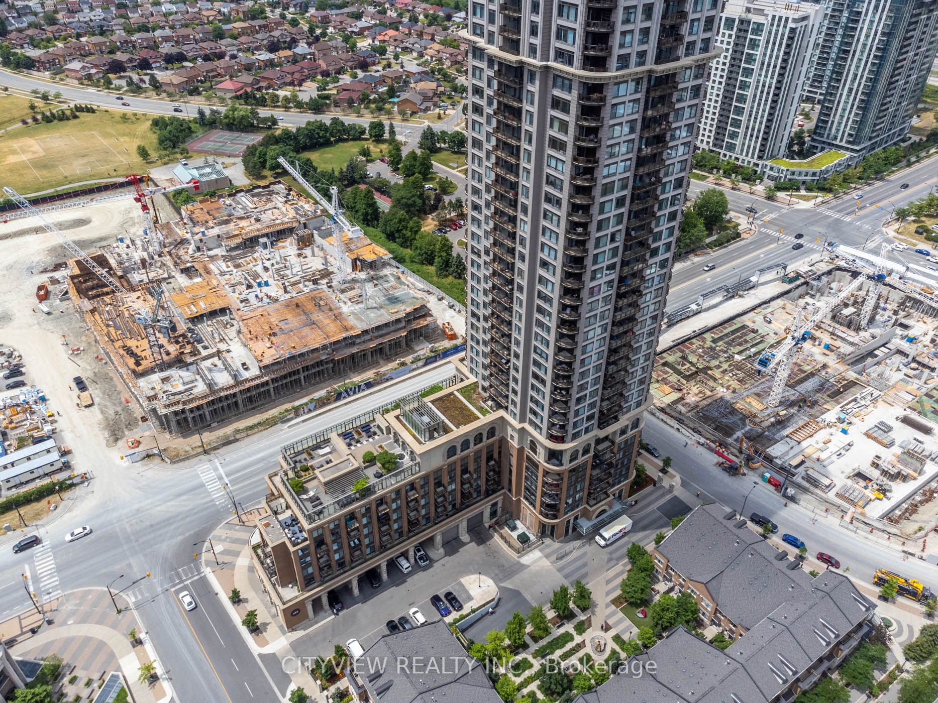 385 Prince Of Wales Drive 911