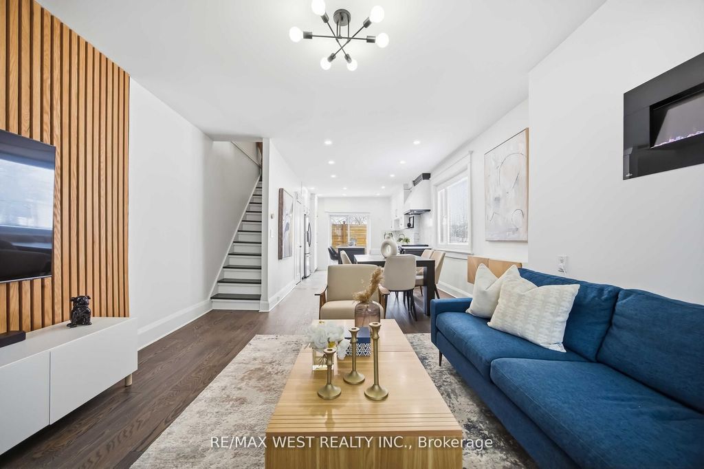 Photo of 902 Woodbine Avenue, Toronto, ON M4C 4B5 (MLS # E12863738)