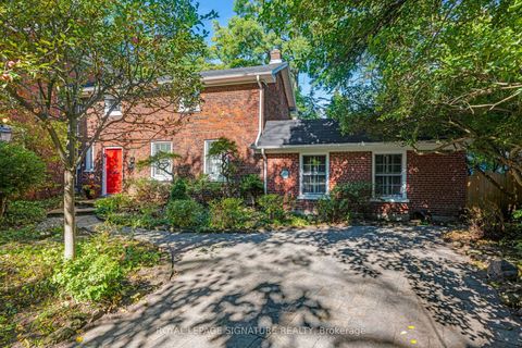 22 Beechwood Crescent Toronto ON M4K 2K8