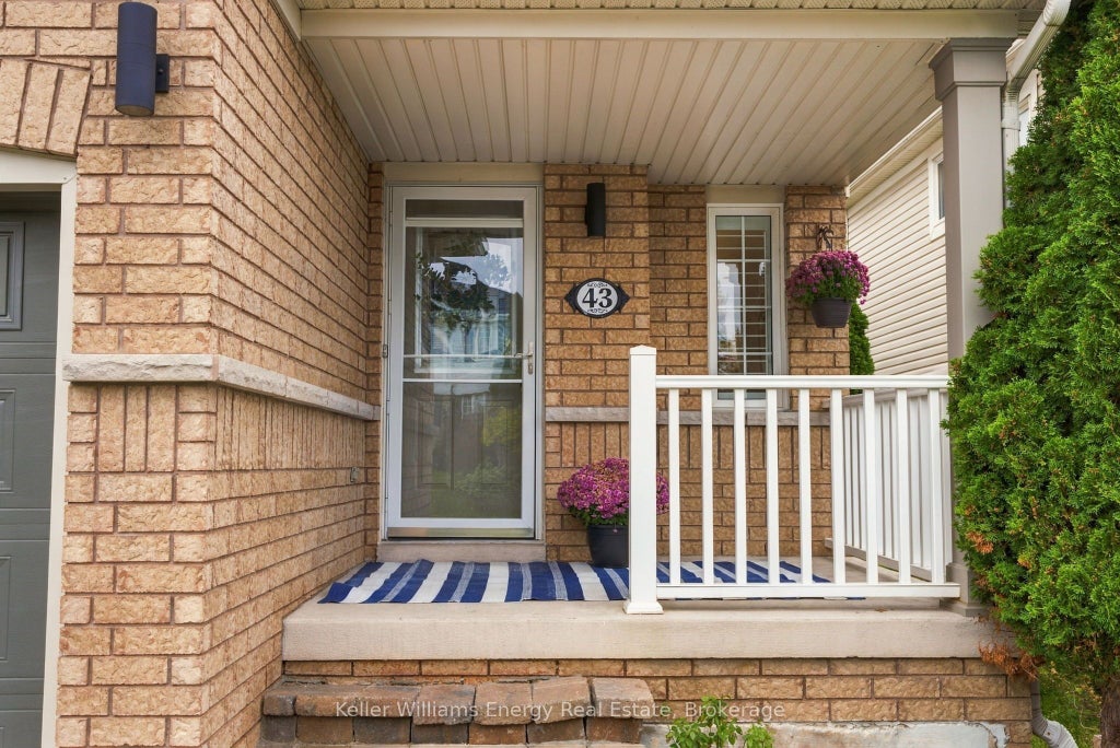 Photo of 43 Lunney Crescent, Clarington, ON L1C 5P1 (MLS # E14120752)