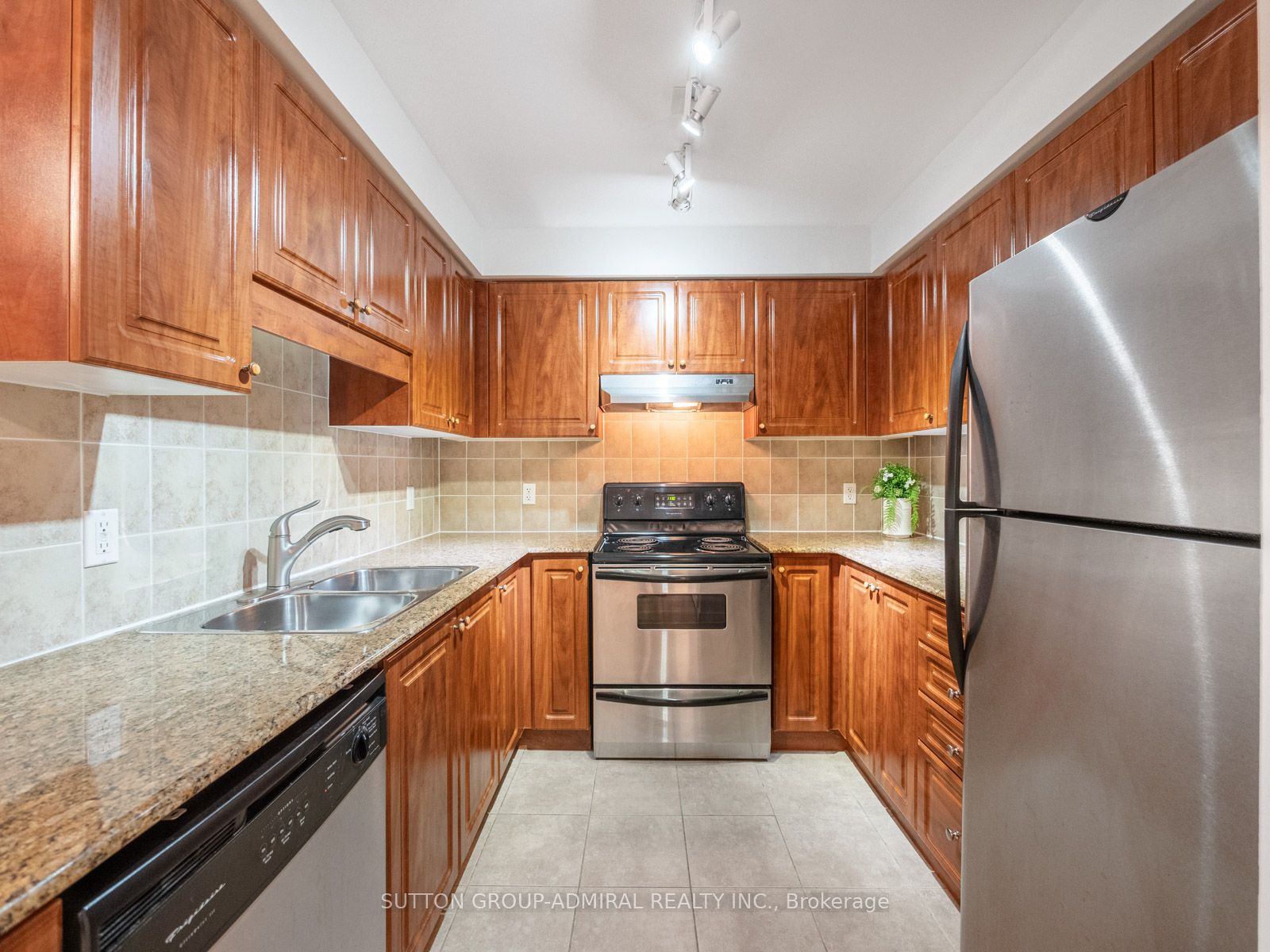 1 Maison Parc Court 215