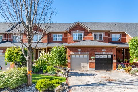 2228 HUMMINGBIRD Way Oakville ON L6M 3Z6
