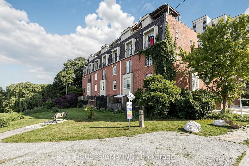 Photo of 870 Jane Street #106, Toronto, ON M6N 4C2 (MLS # W13661400)