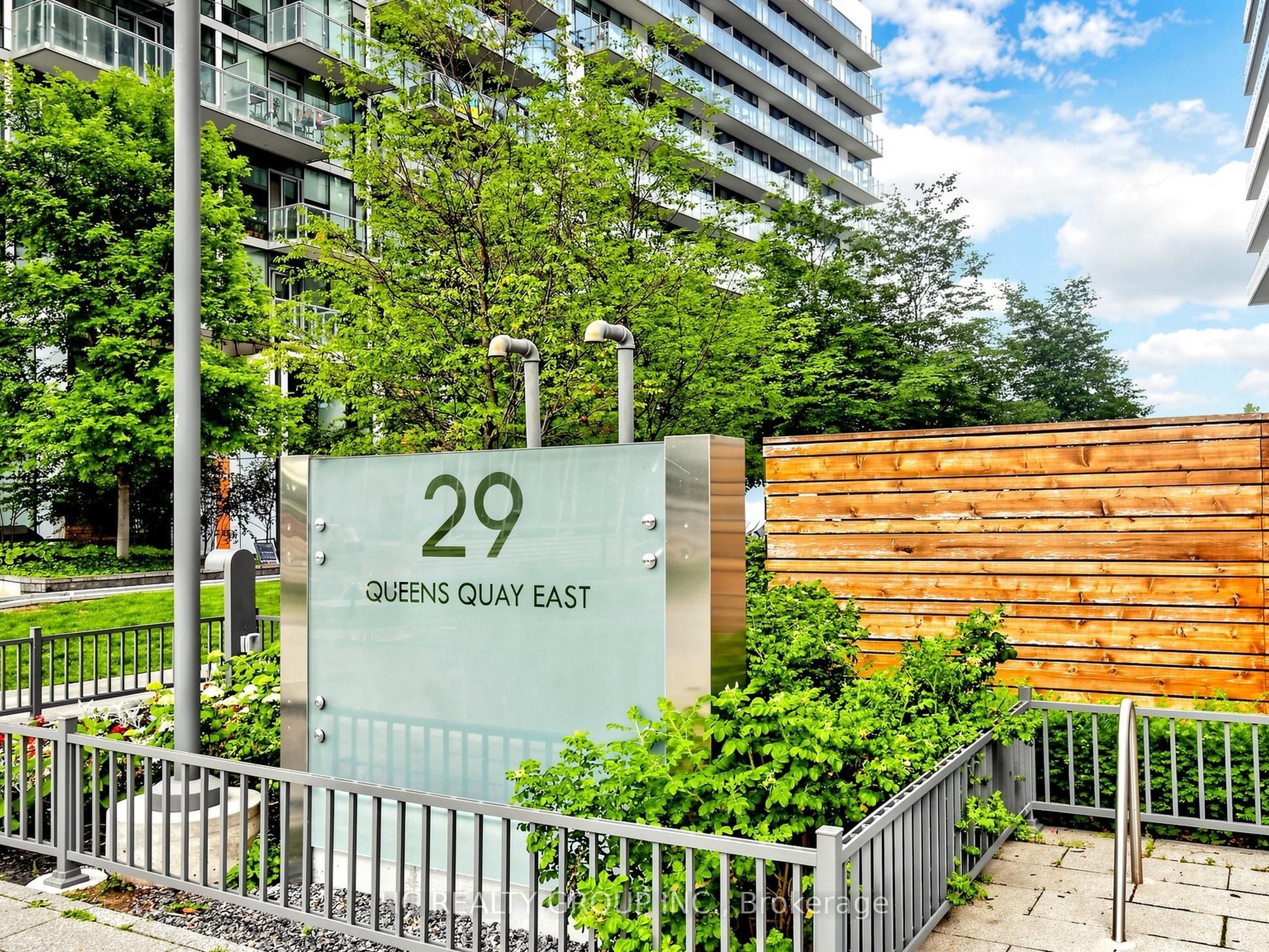 29 Queens Quay E 602