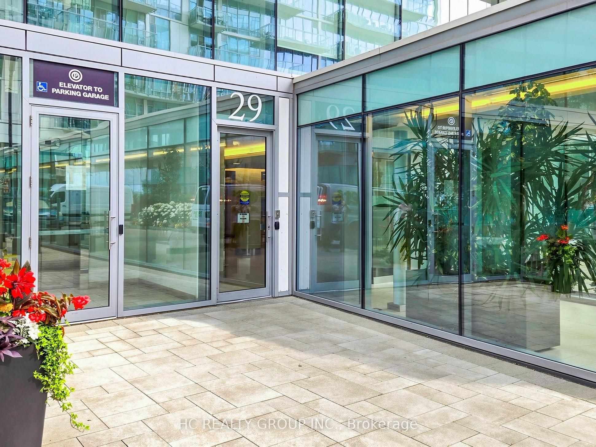 29 Queens Quay E 602