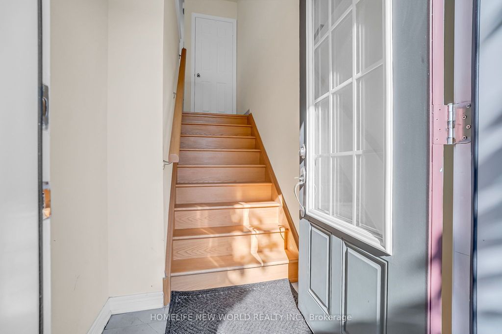 Photo of 193 Dundas Way, Markham, ON L6E 0T1 (MLS # N12455817)