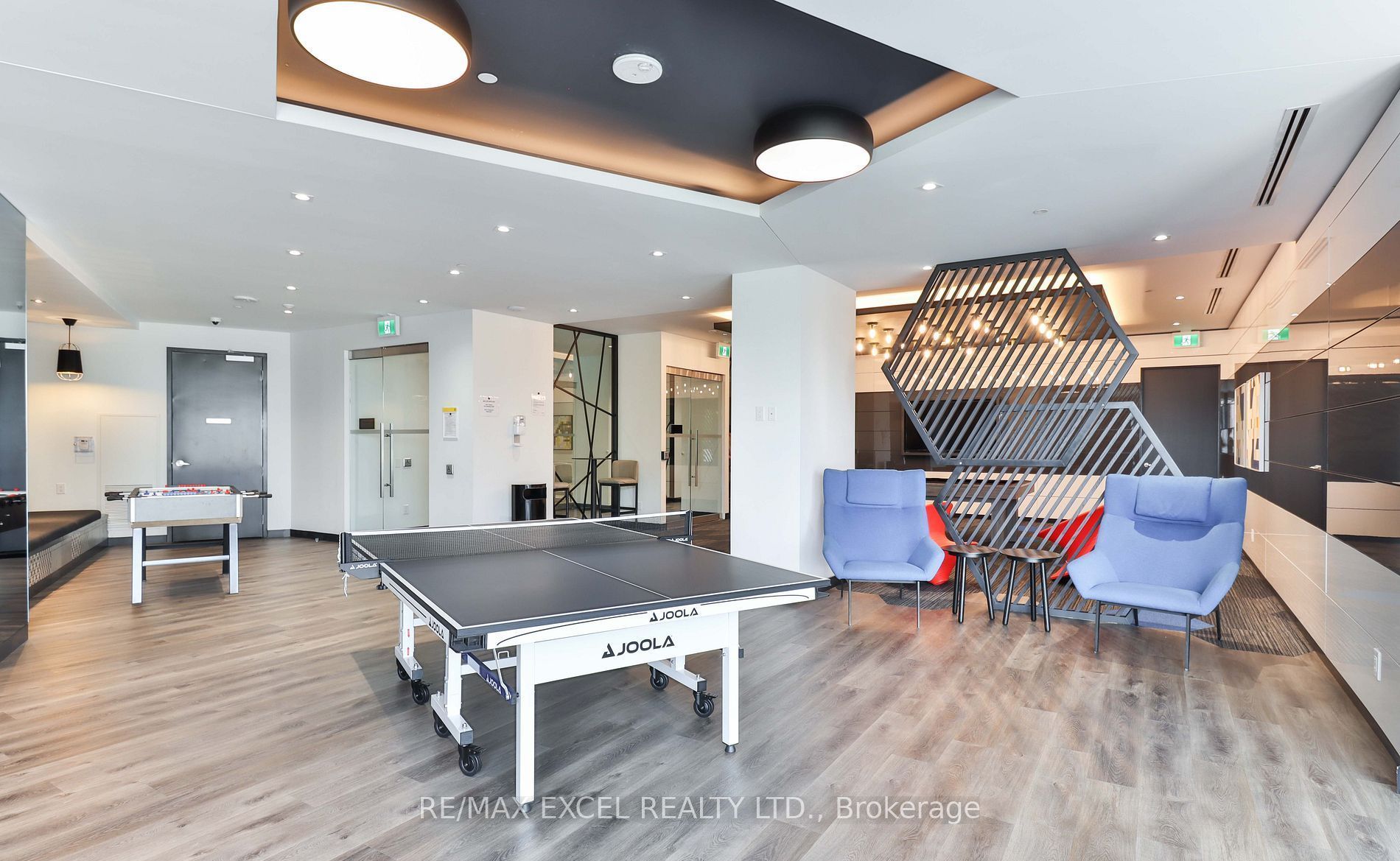 159 Wellesley Street E 406